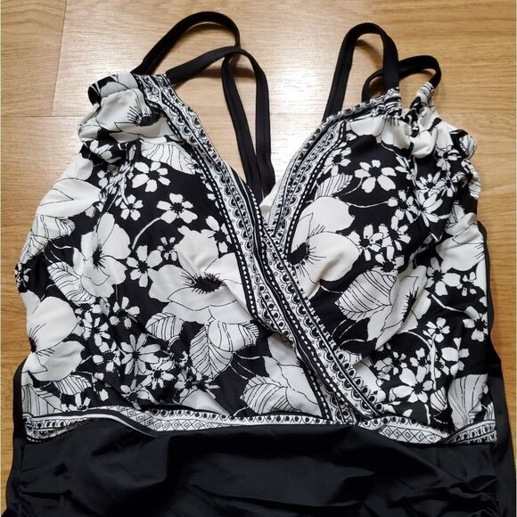 Coastal Blue Control One Piece Bathing Suit - Picture 4 of 7